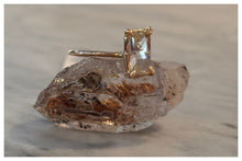 Load image into Gallery viewer, Sunstone Crystal Ring
