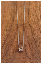 Load image into Gallery viewer, Sunstone Necklace 14k
