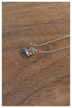 Load image into Gallery viewer, Sunstone Necklace 14k
