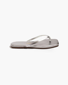 The Square Toe Lily