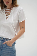 Load image into Gallery viewer, Tropic Tie front Tee
